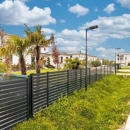 King Size Bed - Free Private Parking - Garden & Terrace - 14Min From Disneyland Ferrieres-en-Brie Exterior photo